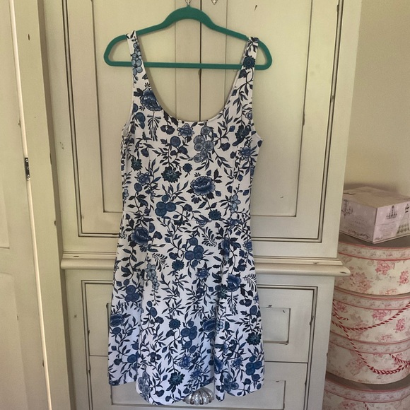 Summer Dresses and top - Picture 2 of 10